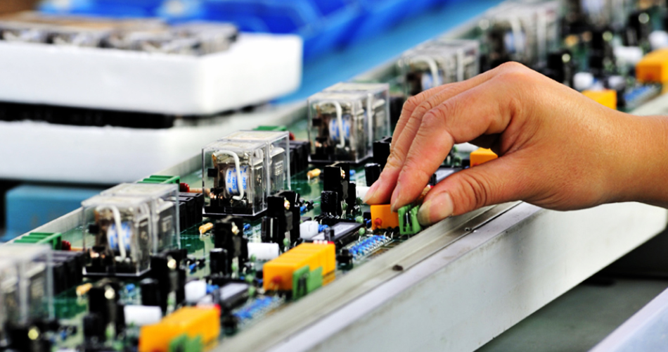 Como o gerenciamento de projetos das fábricas PCBA garante o cumprimento das metas de produção?