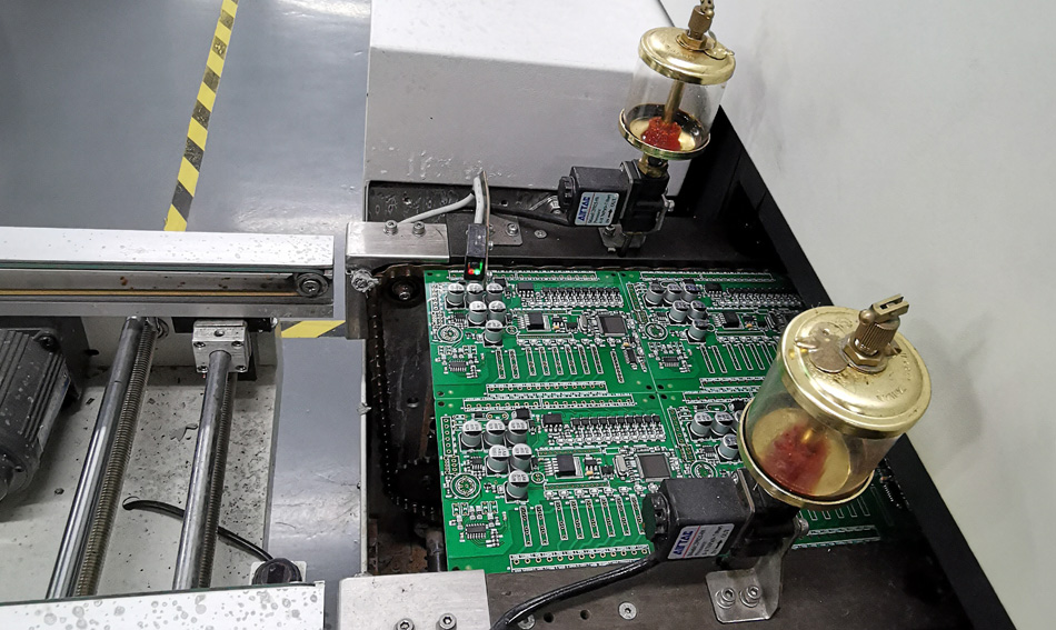 Como as medidas de gestão e reciclagem de resíduos da fábrica PCBA afetam a conformidade?