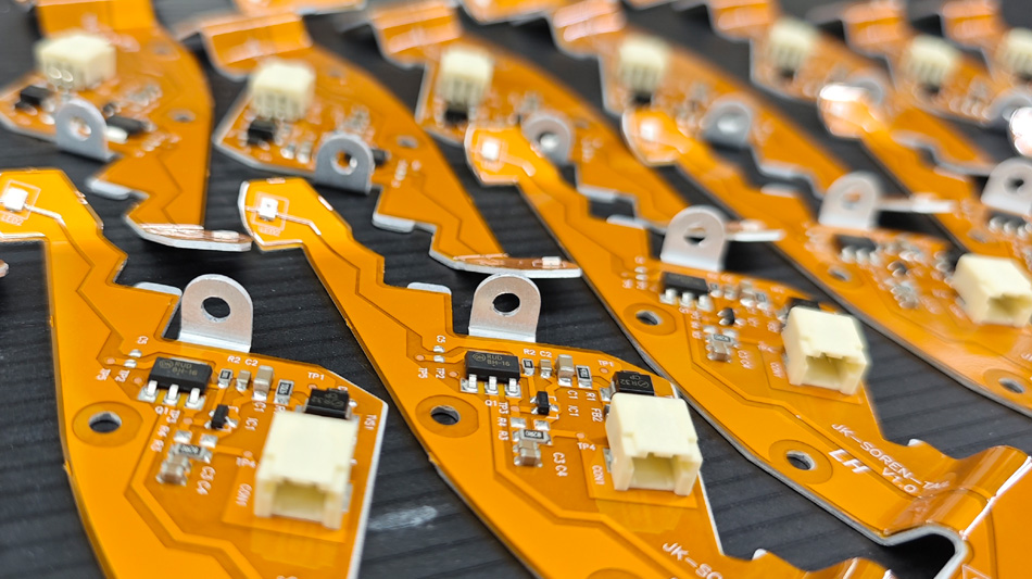 Por que escolher uma fábrica local de PCBA melhora a eficiência da colaboração?