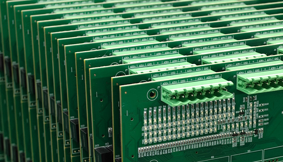 Como escolher a fábrica PCBA certa com base no feedback do cliente?