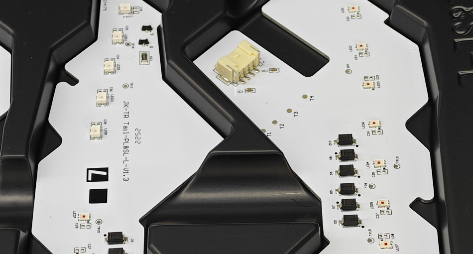 Discutindo controle de custos e estratégias de parceria de longo prazo para fábricas de PCBA